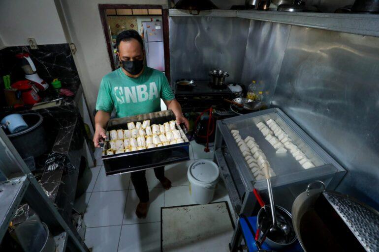 Perjuangan Bayar Utang Pedagang Tahu
