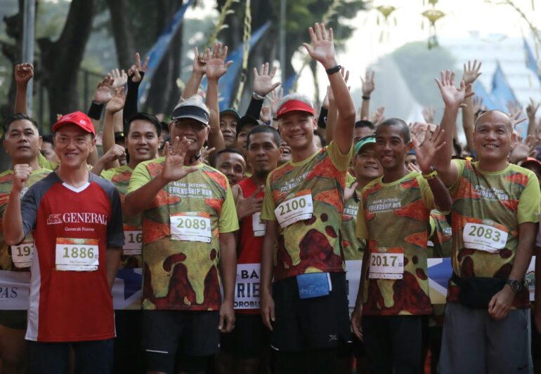 Antusiasnya Runners Jakarta, Lari Bareng Ganjar di Bank Jateng Friendship Run 2023