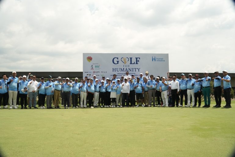 Peserta turnamen Golf for Humanity Human Initiative bermain di Sentul Highlands Bogor untuk mendukung penanganan stunting di NTT