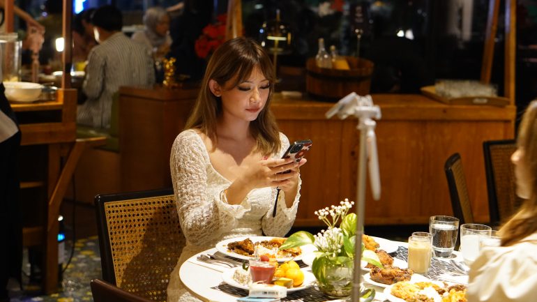 Romantic dinner rooftop Morrissey Hotel Jakarta