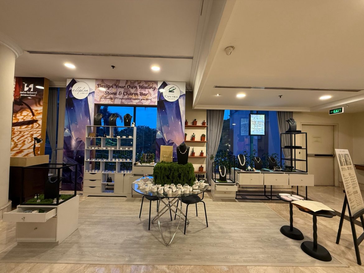 DIY Jewelry Corner Hotel Ciputra Jakarta bersama Ellyhan Jewelry