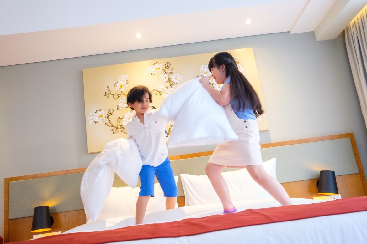 Promo anniversary 7 tahun Holiday Inn Suites Jakarta Gajah Mada
