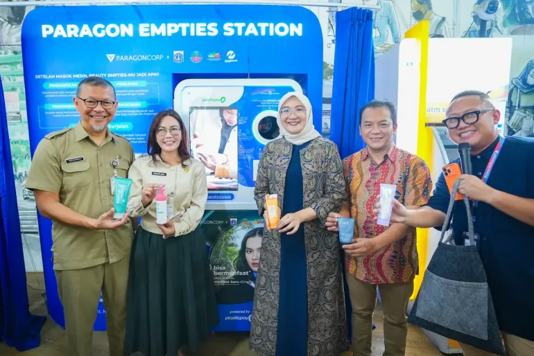 Paragon Empties Station di Halte Transjakarta CSW untuk daur ulang kemasan kosmetik