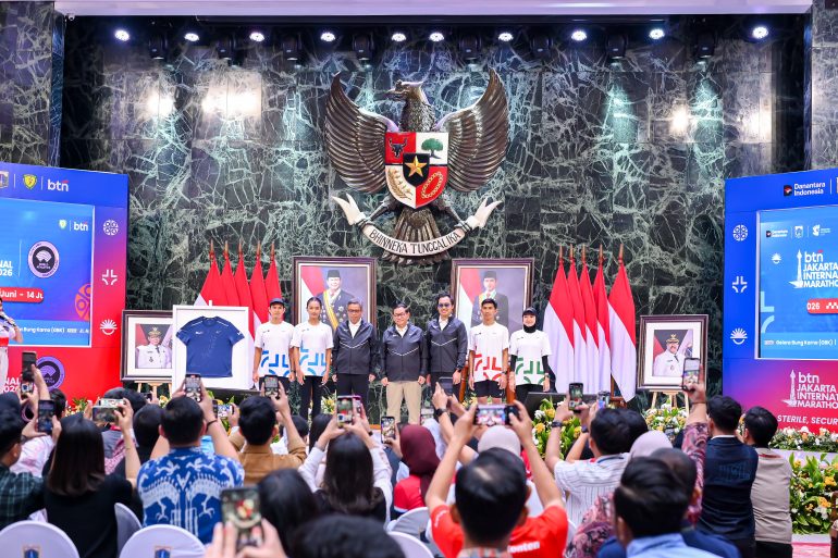 Pramono Anung saat konferensi pers BTN Jakarta International Marathon 2026 di Balai Kota Jakarta