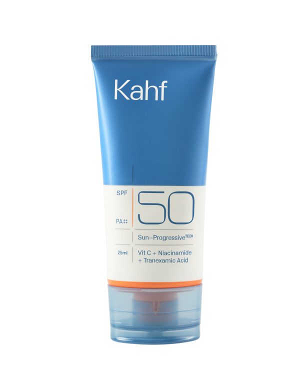 Kahf Bright Fresh Sunscreen Moisturizer SPF 35 PA++ dengan Vitamin C dan Niacinamide ukuran 30 ml untuk perlindungan kulit dari sinar UV.