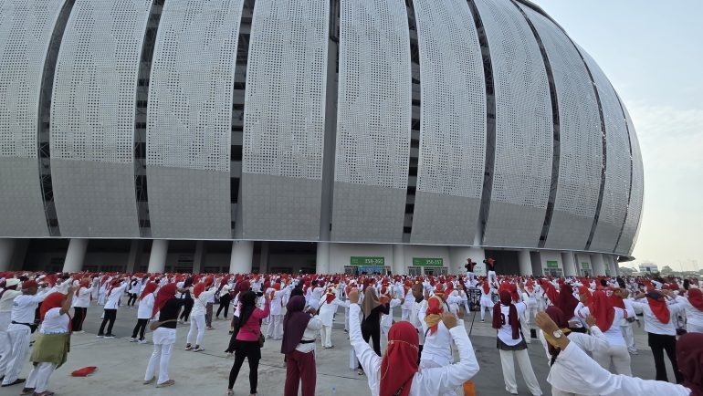 Peserta mengikuti senam bersama KORMI di kawasan Jakarta International Stadium dalam rangka JIS Sport Festival 2026.