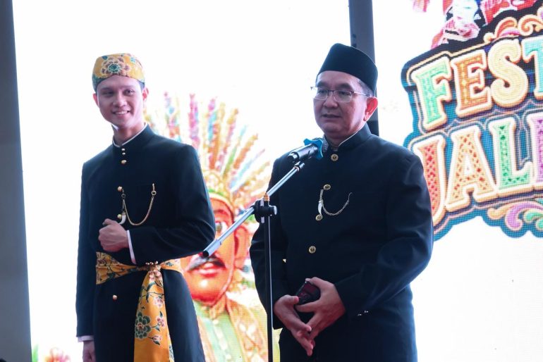 Pelaku UMKM Betawi memamerkan produk unggulan pada Festival Jali Jali 2026 di Merlynn Park Hotel Jakarta.