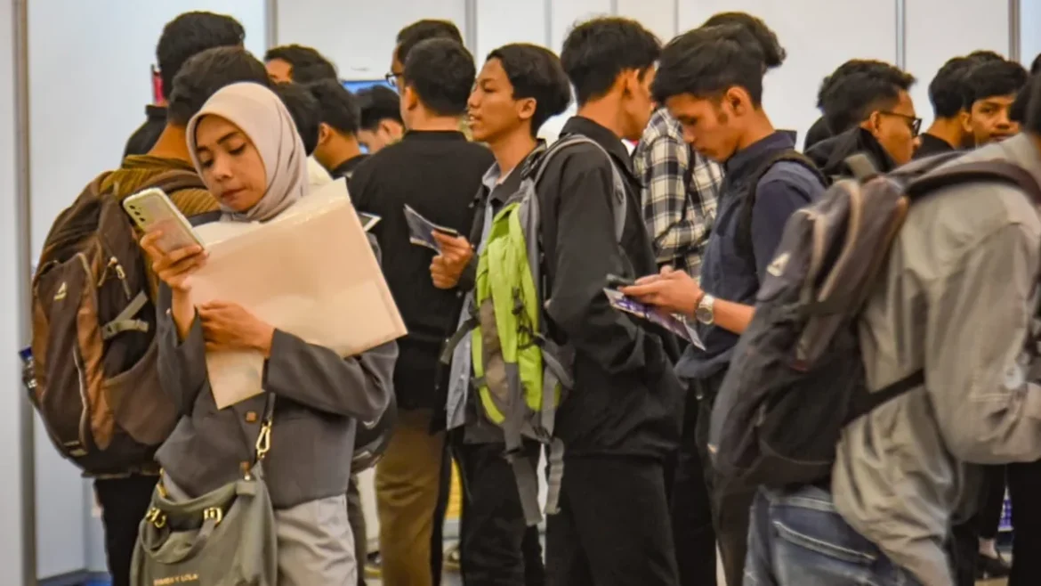Data BPS 2026 menunjukkan lulusan SMK menjadi kelompok dengan tingkat pengangguran tertinggi di Indonesia
