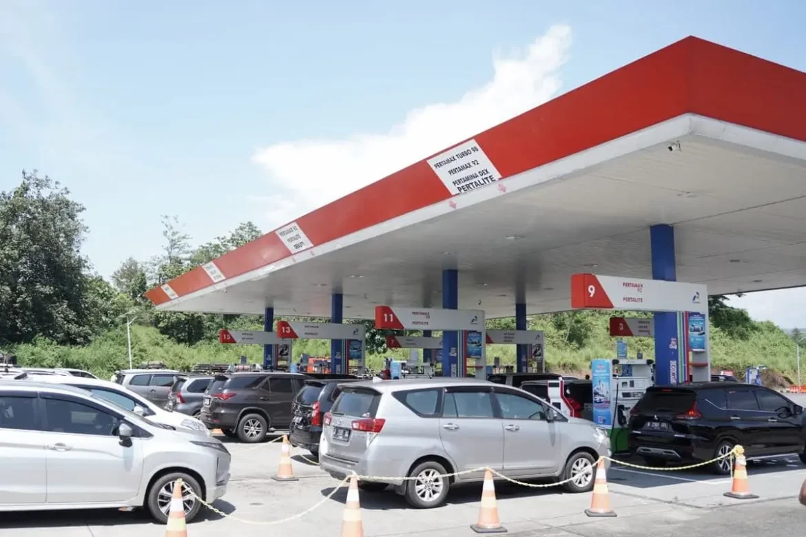 Harga Pertamax Agustus 2026 Rp15.950 per liter dan simulasi biaya full tank Toyota Avanza serta Mitsubishi Xpander