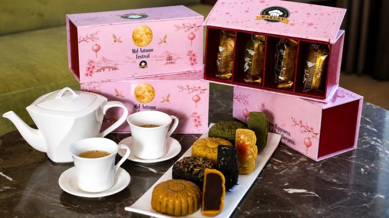 Mooncake premium Hotel Ciputra Jakarta dengan empat varian rasa Lotus Egg Yolk, Black Sesame, Matcha, dan Red Bean untuk Mid-Autumn Festival 2026.