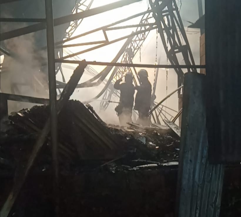 Kebakaran pabrik tahu di Pondok Aren Tangerang Selatan