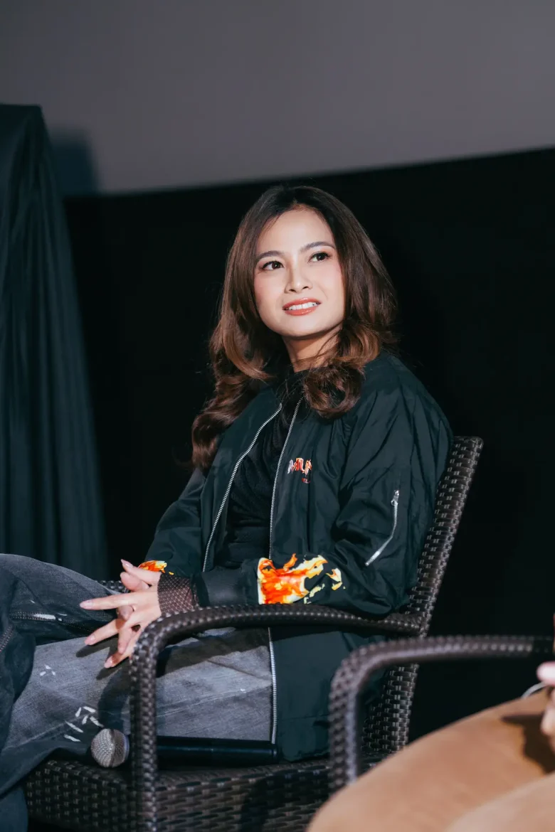 Arya Saloka dan Acha Septriasa dalam film Munafik Melawan Iblis
