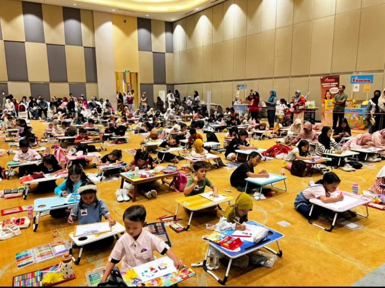 Lomba mewarnai Gebyar Kreasi VIII 2026 di HARRIS Hotel Bekasi diikuti anak-anak