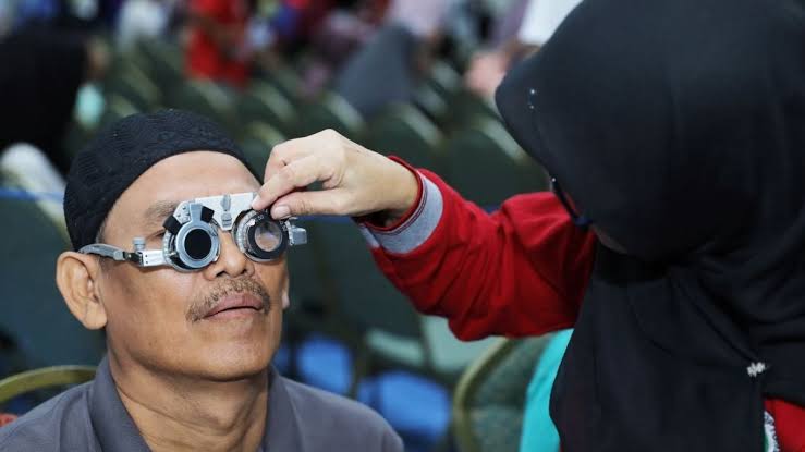 Pemeriksaan mata gratis di Tangerang oleh JEC Eye Hospitals and Clinics