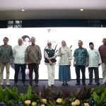 Syahrini bersama jajaran Dompet Dhuafa dalam peluncuran Incess for Humanity di Bogor. Salin alt text